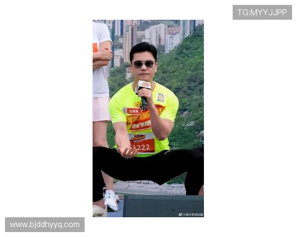同是70岁!吕良伟一身肌肉,周润发满脸沧桑,难道“跑步”才是显老真凶 _运动_力量_状态